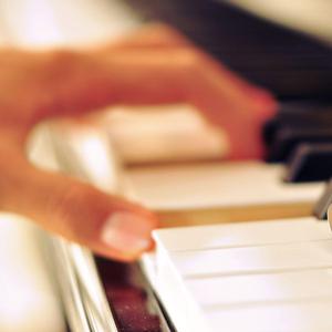 赤裸航空女服务员√视频
